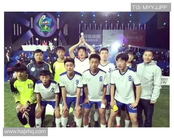 足球场上笑容灿烂的球星们带来欢乐瞬间的背后故事