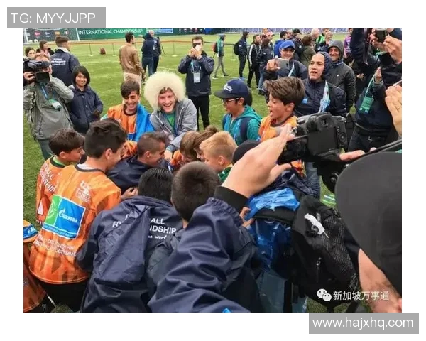 足球巨星的帅气儿子引热议成媒体焦点 颜值与才华并存